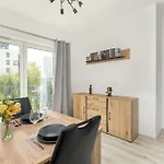Przestronny Blisko Jeziora W Poznaniu 2 Miejsca Postojowe By Renters *