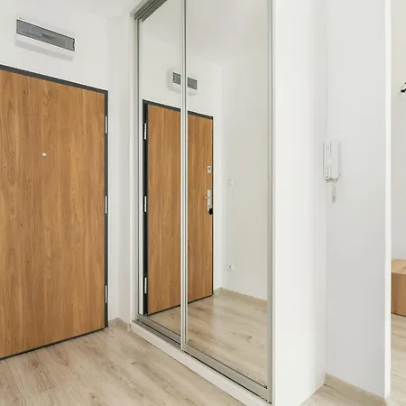 Przestronny Blisko Jeziora W Poznaniu 2 Miejsca Postojowe By Renters Апартаменты *