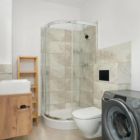 公寓 Przestronny Blisko Jeziora W Poznaniu 2 Miejsca Postojowe By Renters *