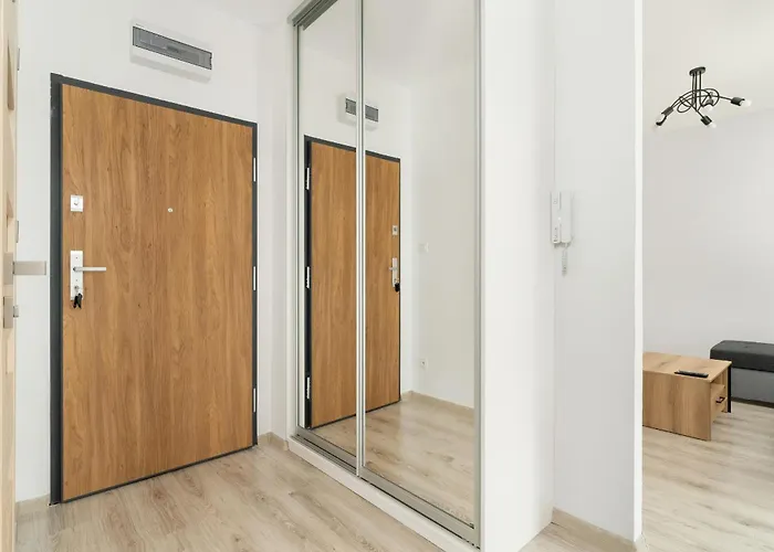 Przestronny Blisko Jeziora W Poznaniu 2 Miejsca Postojowe By Renters Apartment *